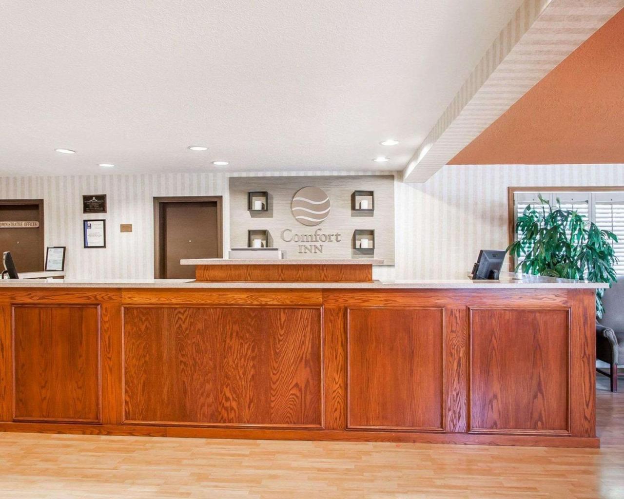 Comfort Inn Conference Center Hillsboro Eksteriør billede