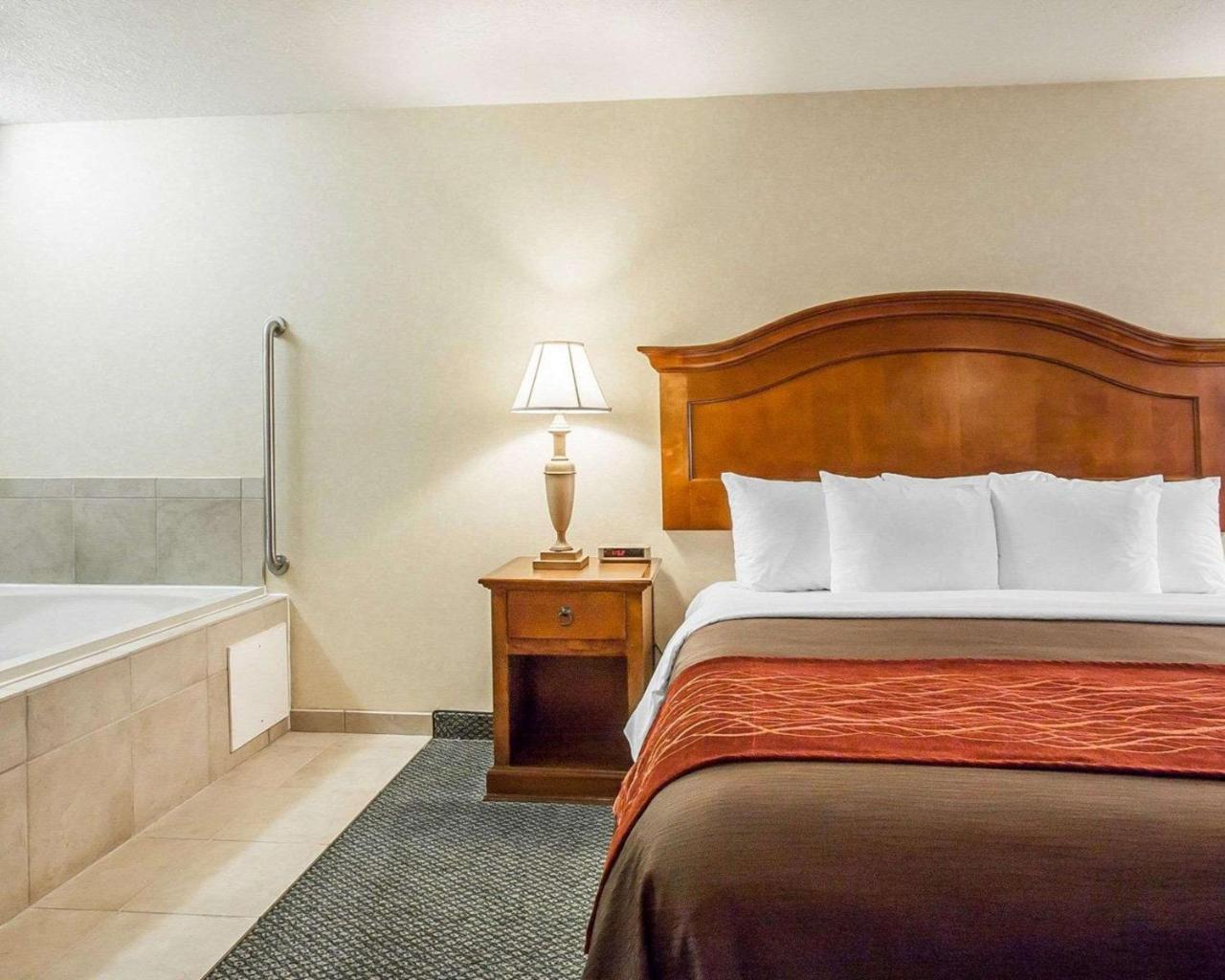 Comfort Inn Conference Center Hillsboro Eksteriør billede