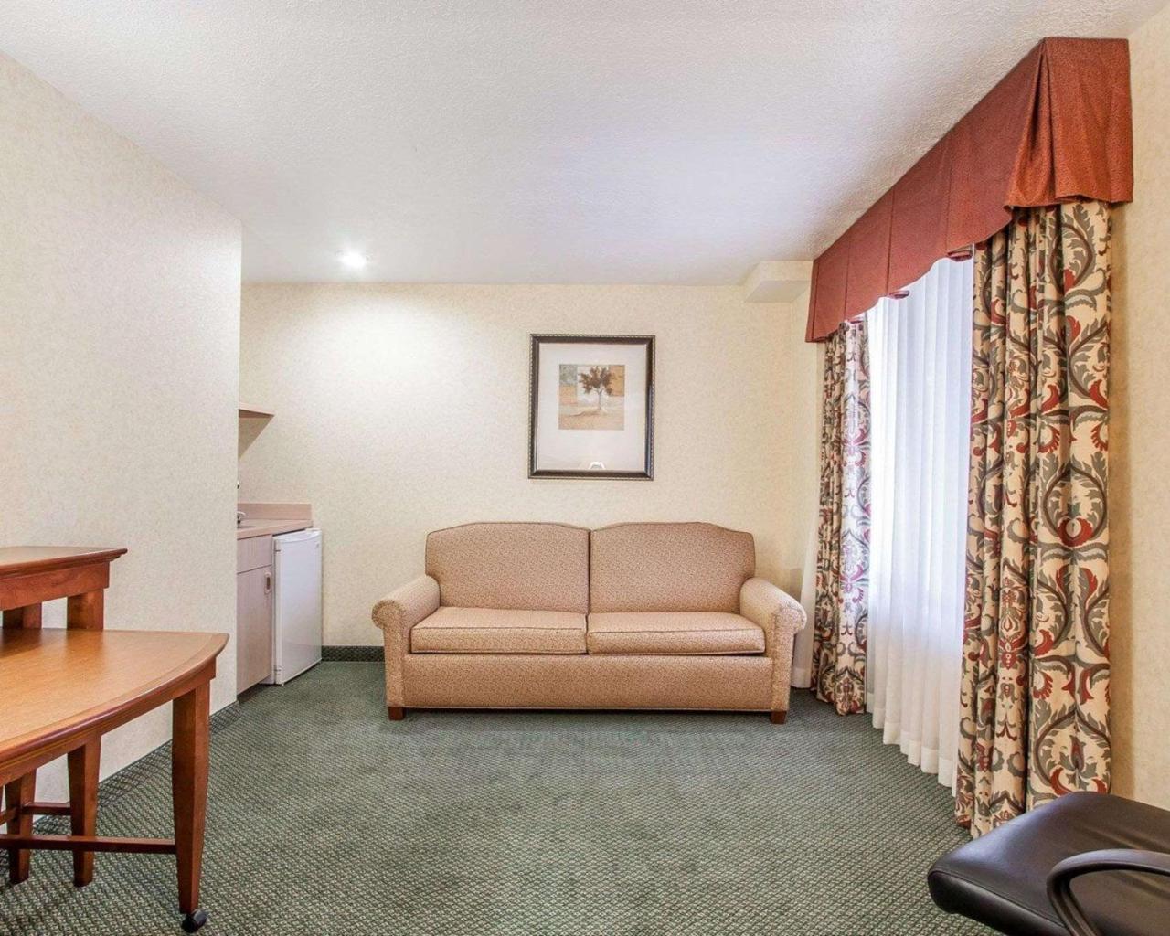 Comfort Inn Conference Center Hillsboro Eksteriør billede